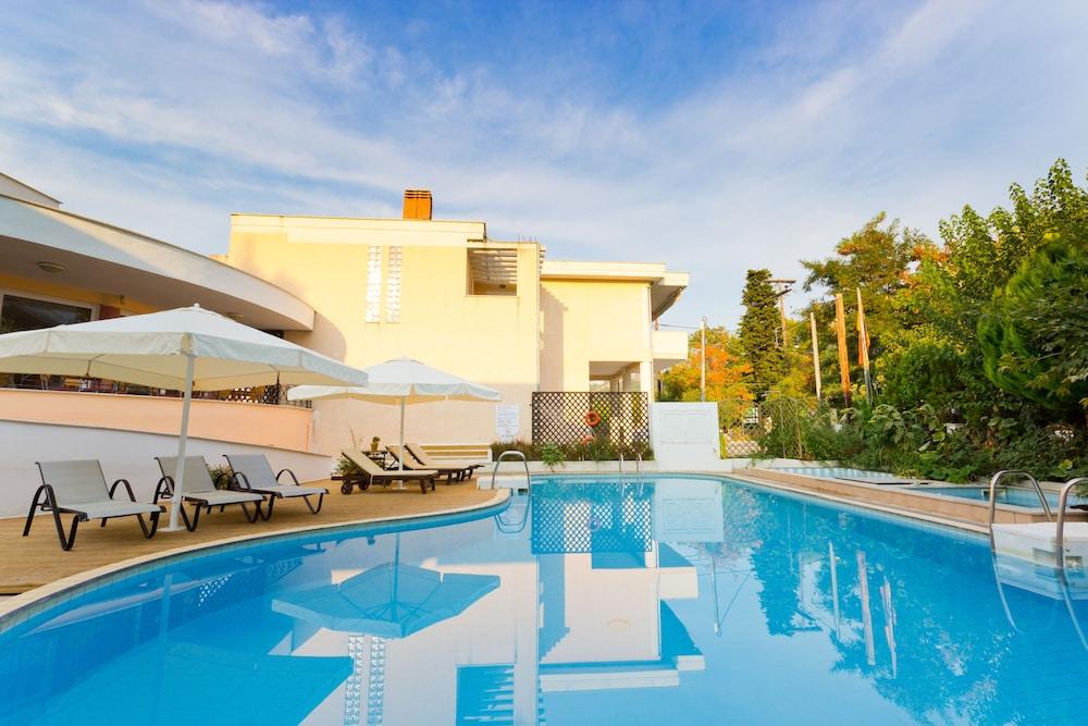 Filia Hotel And Apartments Limenas  Bagian luar foto