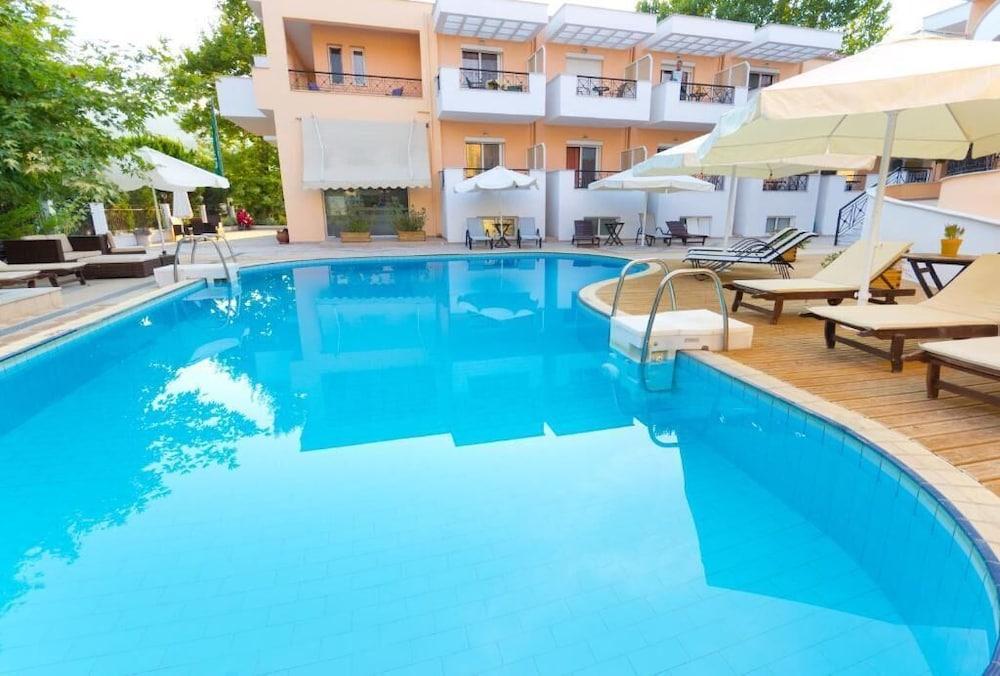 Filia Hotel And Apartments Limenas  Bagian luar foto