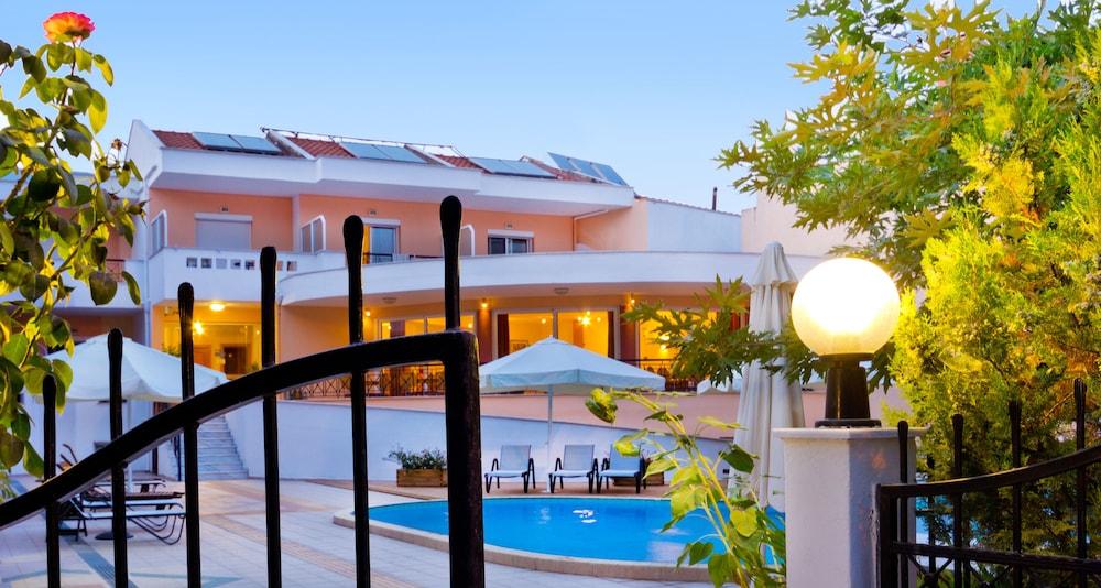 Filia Hotel And Apartments Limenas  Bagian luar foto