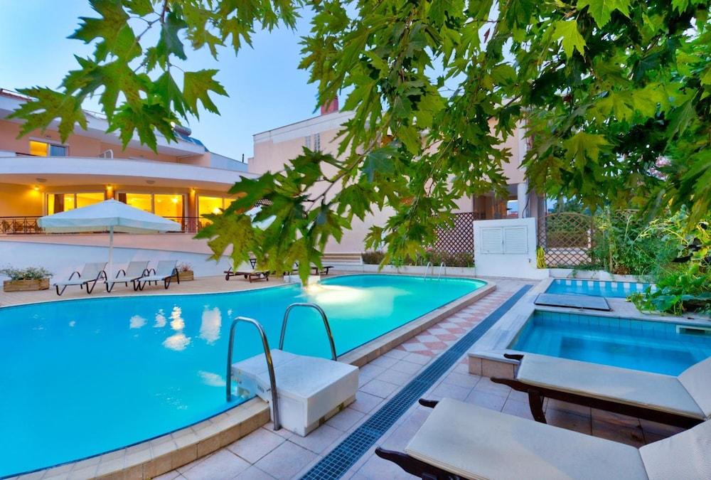 Filia Hotel And Apartments Limenas  Bagian luar foto